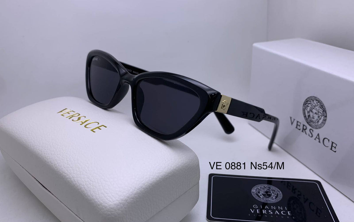 Ladies 

Versace

sunglasses 
70 dhs🇦🇪🇦🇪

Zain126
♥️♥️♥️