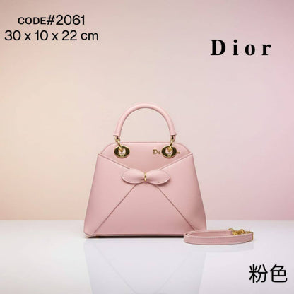 CHRISTIAN DIOR
ᴄɪɢᴀʟᴇ sɪɢɴᴀᴛᴜʀᴇ ʙᴏᴡ
ᴡɪᴛʜ ʟᴏɴɢ ʙᴇʟᴛ sᴛʀᴀᴘ
ɢᴏʟᴅ ʜᴀʀᴅᴡᴀʀᴇ
sɪᴢᴇ : 30 cm

75 dhs💓

Zain31
♥️♥️♥️