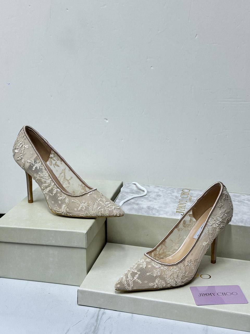 Jimmy Choo
𝐉𝐈𝐌𝐌𝐘 𝐂𝐇𝐎𝐎
💯high quality
Size 36-37-38-39-40-41
115 dhs✅

Zain86
♥️♥️♥️