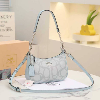COACH 
95 dhs✅
With box 
25cm👈🌹

Zain161
♥️♥️♥️