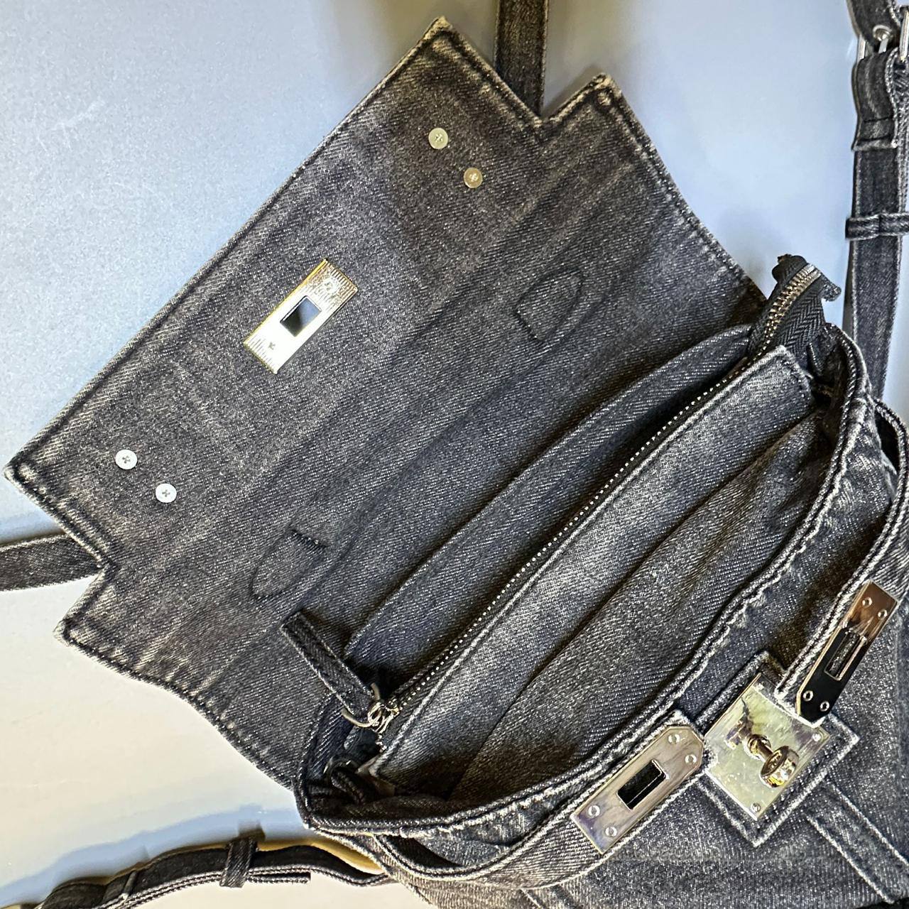 Mimi back pack 
Good quality 
120 dhs🇦🇪🇦🇪

Zain295
♥️♥️♥️