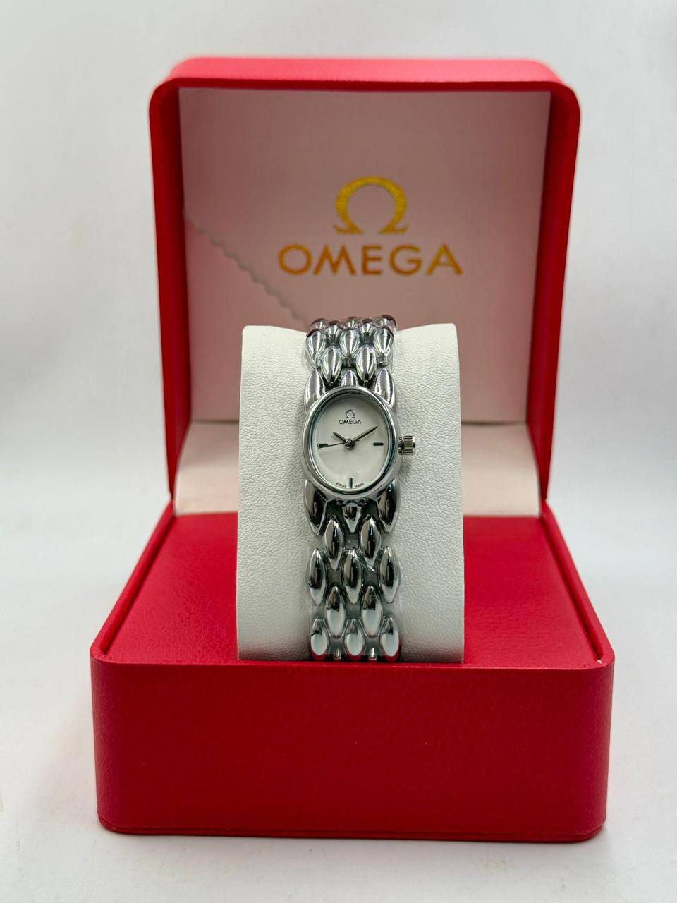 Omega Ladies 
offer price
40 dhs🪙🖤

Zain08
♥️♥️♥️