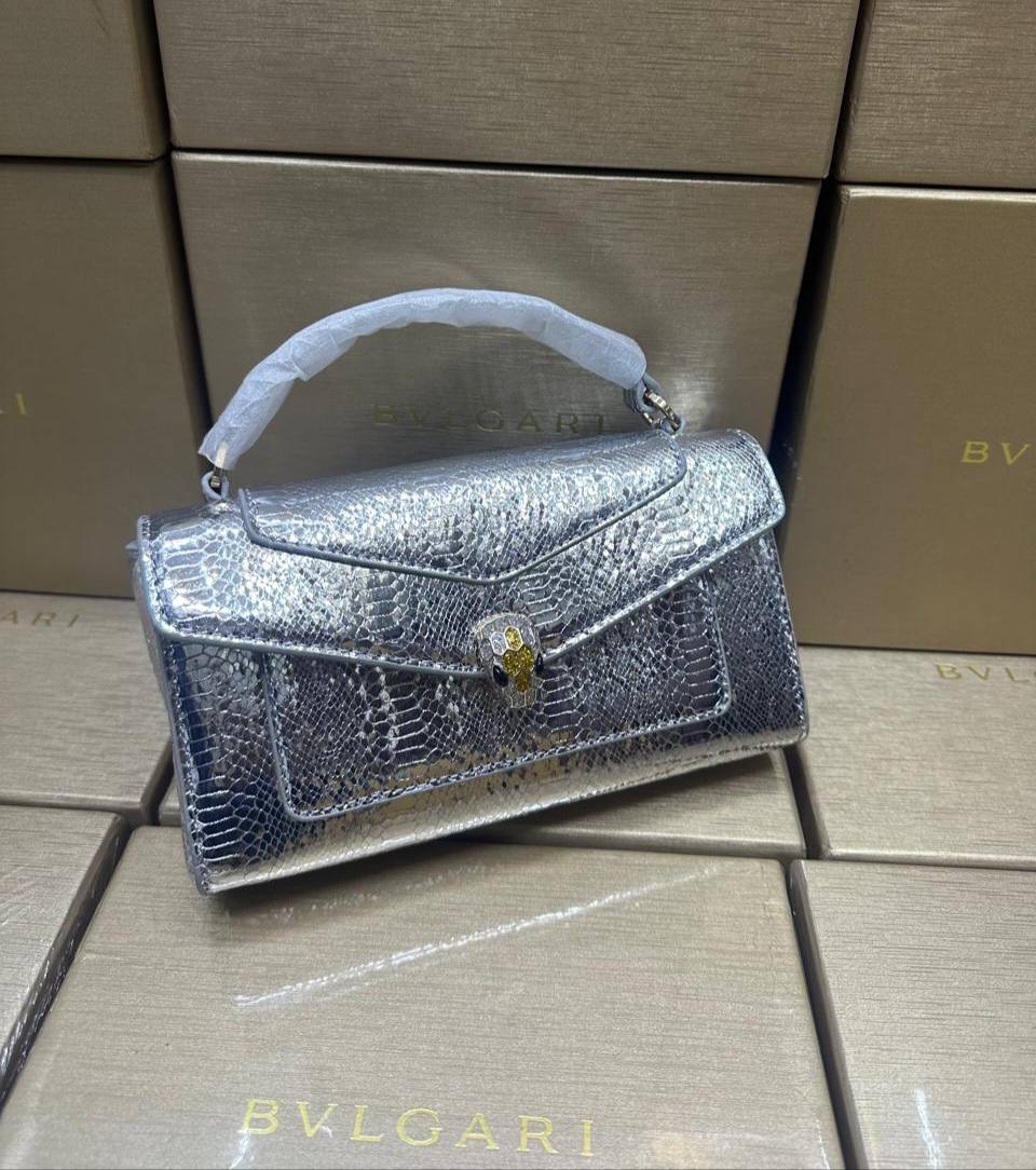 Bvlgari ❣️😊
high quality
140 dhs✅

Zain143
♥️♥️♥️
