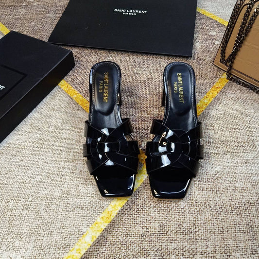 YSL
Size 36-41
130 dhs🇦🇪

Zain241
♥️♥️♥️