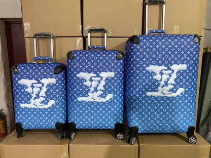 LV Travel Bags
Full Set 3in1
550 dhs✅

Zain137
♥️♥️♥️