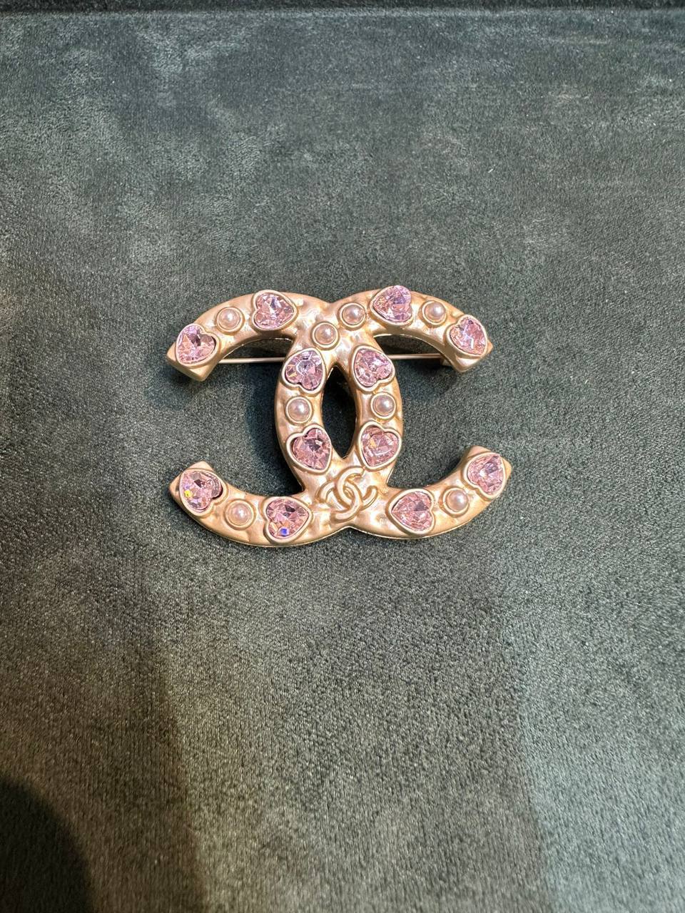 New arrival branded Brooches 

30 dhs🪙🌨️
40 dhs🪙🌨️

pc with branded box and paper bag🎁🎁🎁

Zain243
♥️♥️♥️