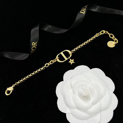 DIOR BRACELET
MASTER 
✨💫
55 dhs💓 EACH
WITH BOX AND PAPER BAG🎁🛍️
Limited STOCK

Zain89
♥️♥️♥️