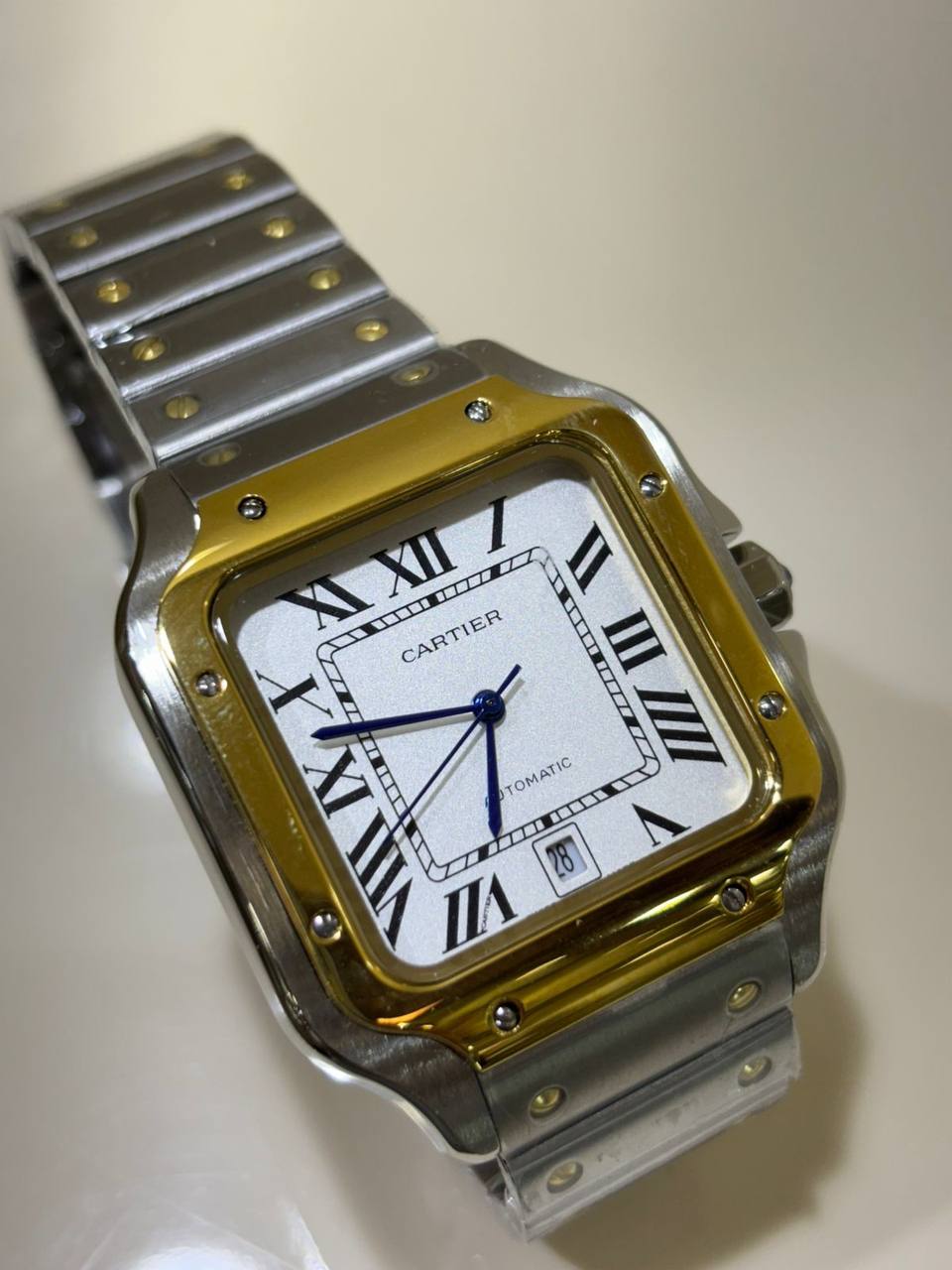CARTIER
male 
310 dhs✅
___WITH BOX_____❒
🎁🎁🎁

Zain108
♥️♥️♥️