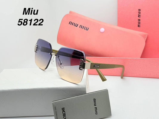 Miu Miu
70 dhs✅

Zain126
♥️♥️♥️