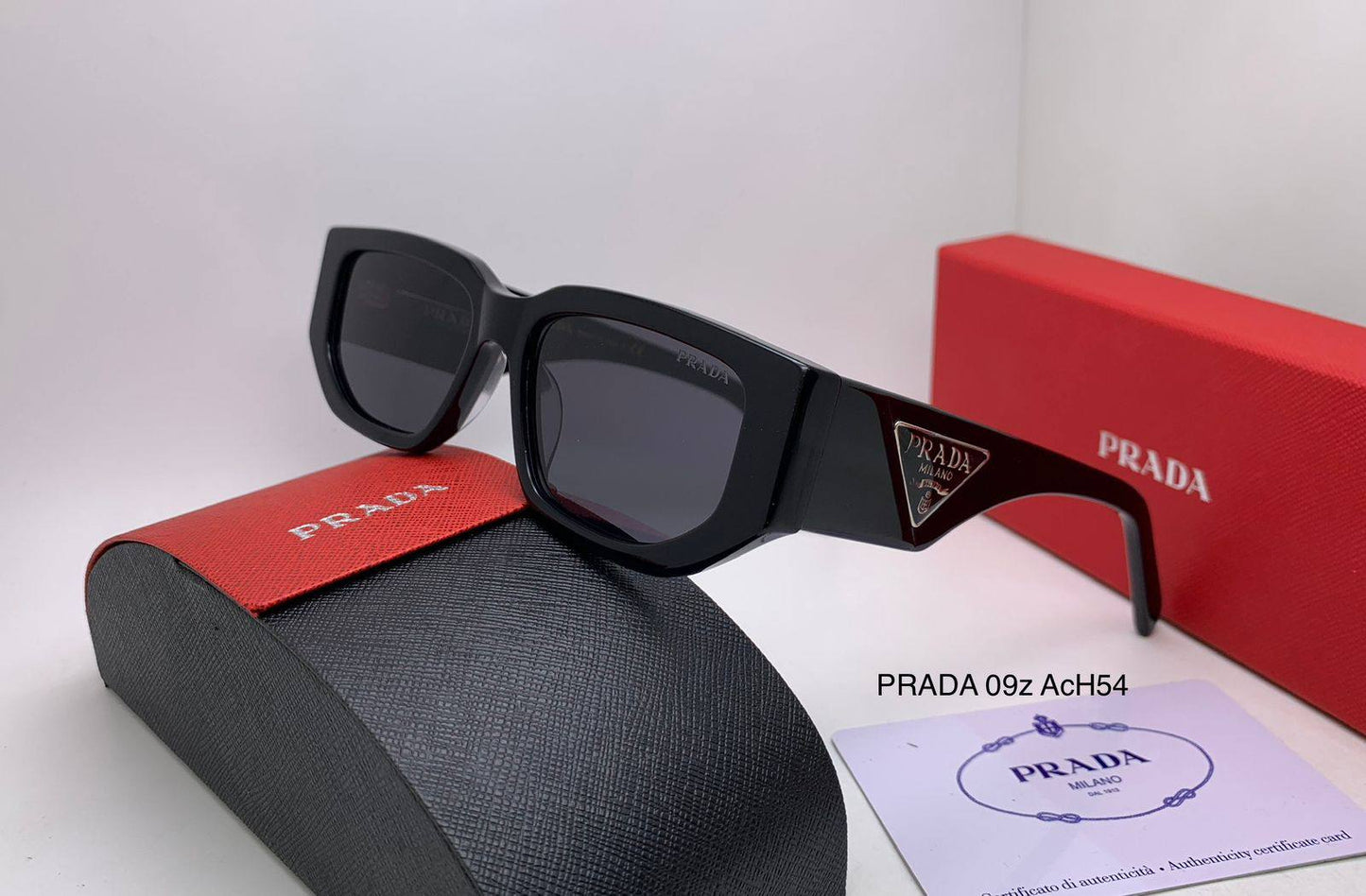 Prada
Master quality 
180 dhs🌺

Zain126
♥️♥️♥️