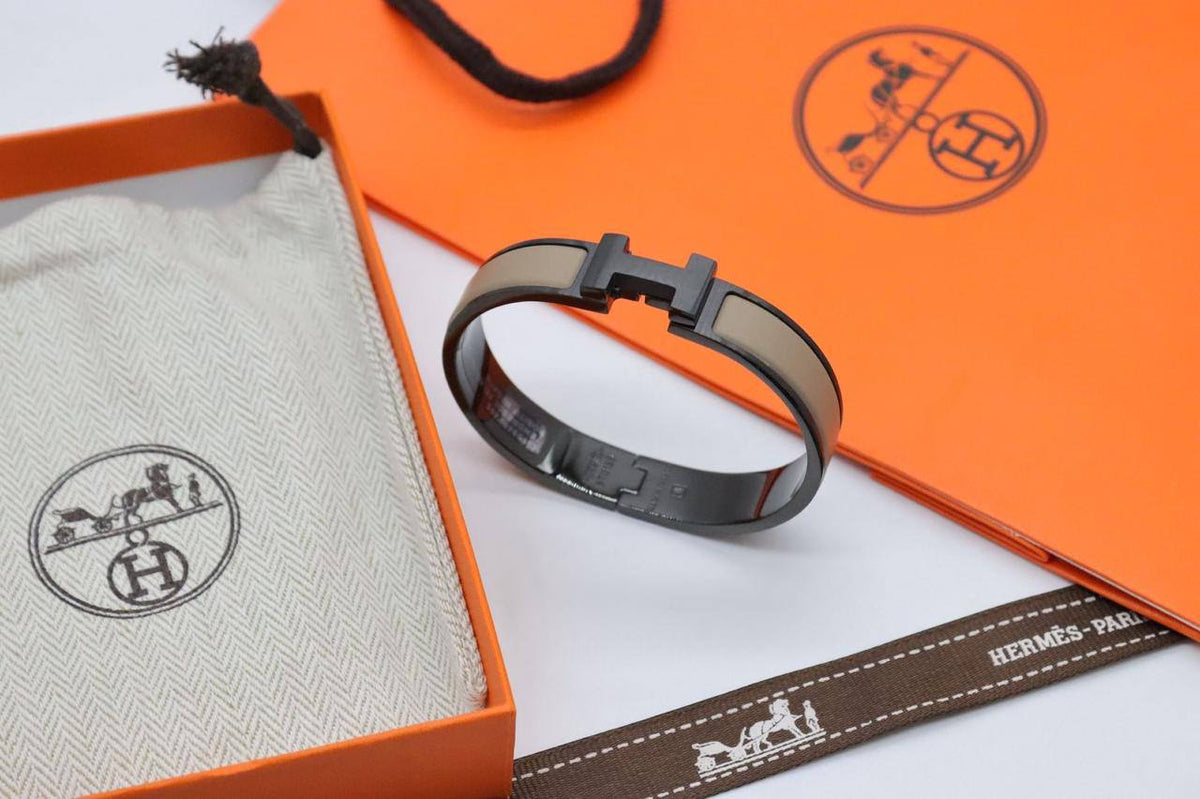 Hermes

Master Bracelet

110 dhs🇦🇪🇦🇪🇦🇪

Zain33
♥️♥️♥️