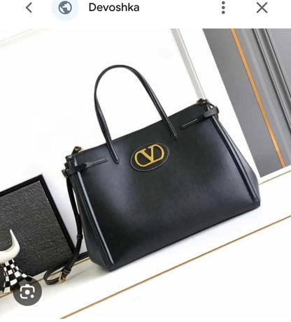 New arrived 

COACH bag
100 dhs🇦🇪🇦🇪

Size 28cm

Zain200
♥️♥️♥️