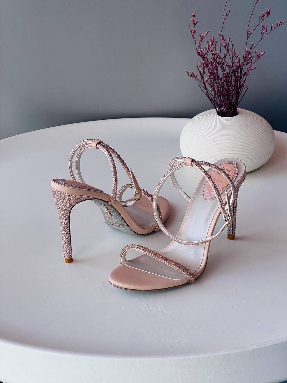 Rene caovilla 💛🤎🖤
Size 36-41*
Super master high quality_🪡
450 dhs💓

Zain176
♥️♥️♥️