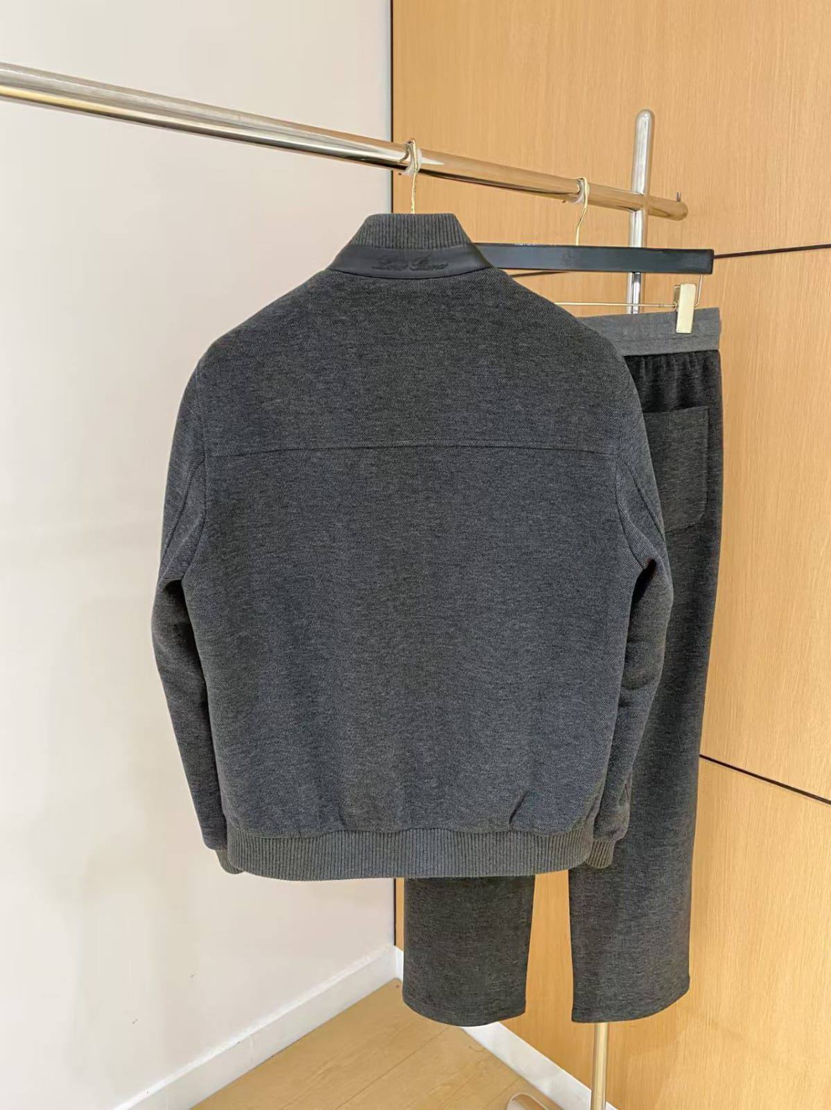 LORO PIANA

Super Master quality

Sizes:M L XL 2XL 3XL
990 dhs🇦🇪🇦🇪

Zain330
♥️♥️♥️