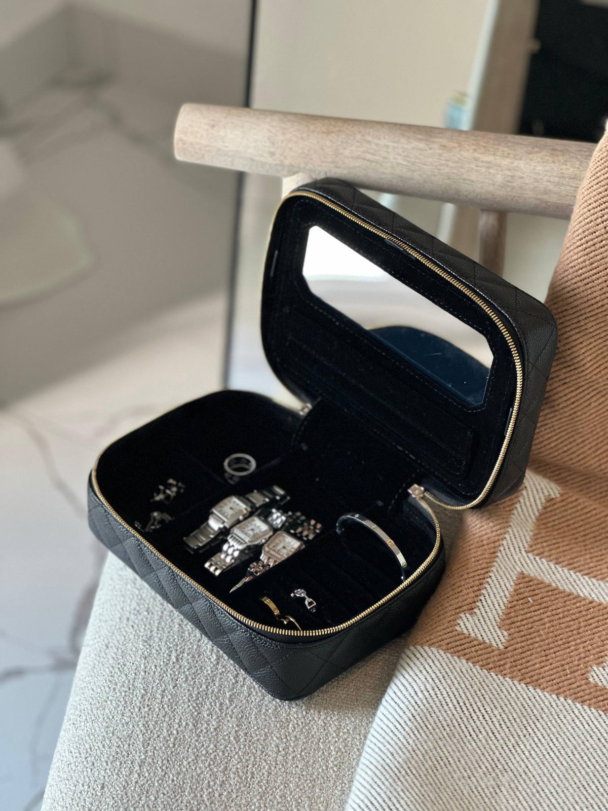 CHANEL  
SUPER MASTER QUALITY 
AVAILABLE 

For Price 👇 WhatsApp✅
0568585901 
0507557372
0552275751 Owner Zain 👌

Zain307
♥️♥️♥️