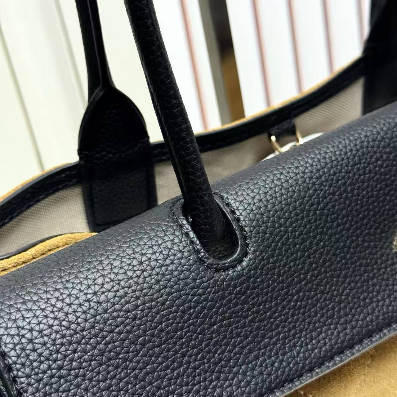 CHANEL 
MASTER QUALITY
325 dhs🇦🇪🇦🇪

Zain39
♥️♥️♥️
