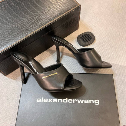 Alexanderwang
Size 36-41 
120 dhs✅

Zain132
♥️♥️♥️