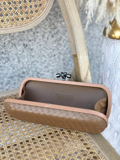 BOTTEGA VENETA
24cm
330 dhs🌺
Super Master Quality✨✨✨
With box🎁

Zain167
♥️♥️♥️