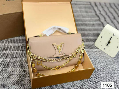 LV
COPY ONE RESTOCK 

WITH BOX 
🎁🎁🎁

155 dhs🪙🖤

SIZE: 23cm

Zain39
♥️♥️♥️