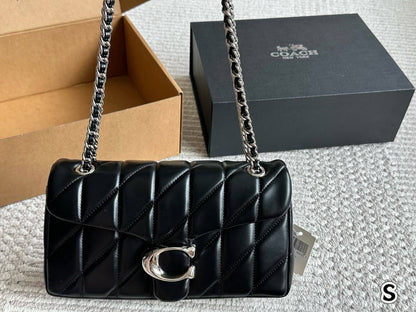 Coach

100 dhs🇦🇪🇦🇪

With box

Zain219
♥️♥️♥️