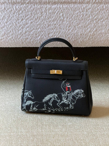 Hermes
kelly 25cm💥Master quality ✅
with box📦
🎁🎁🎁

610 dhs❣️

Zain52
♥️♥️♥️