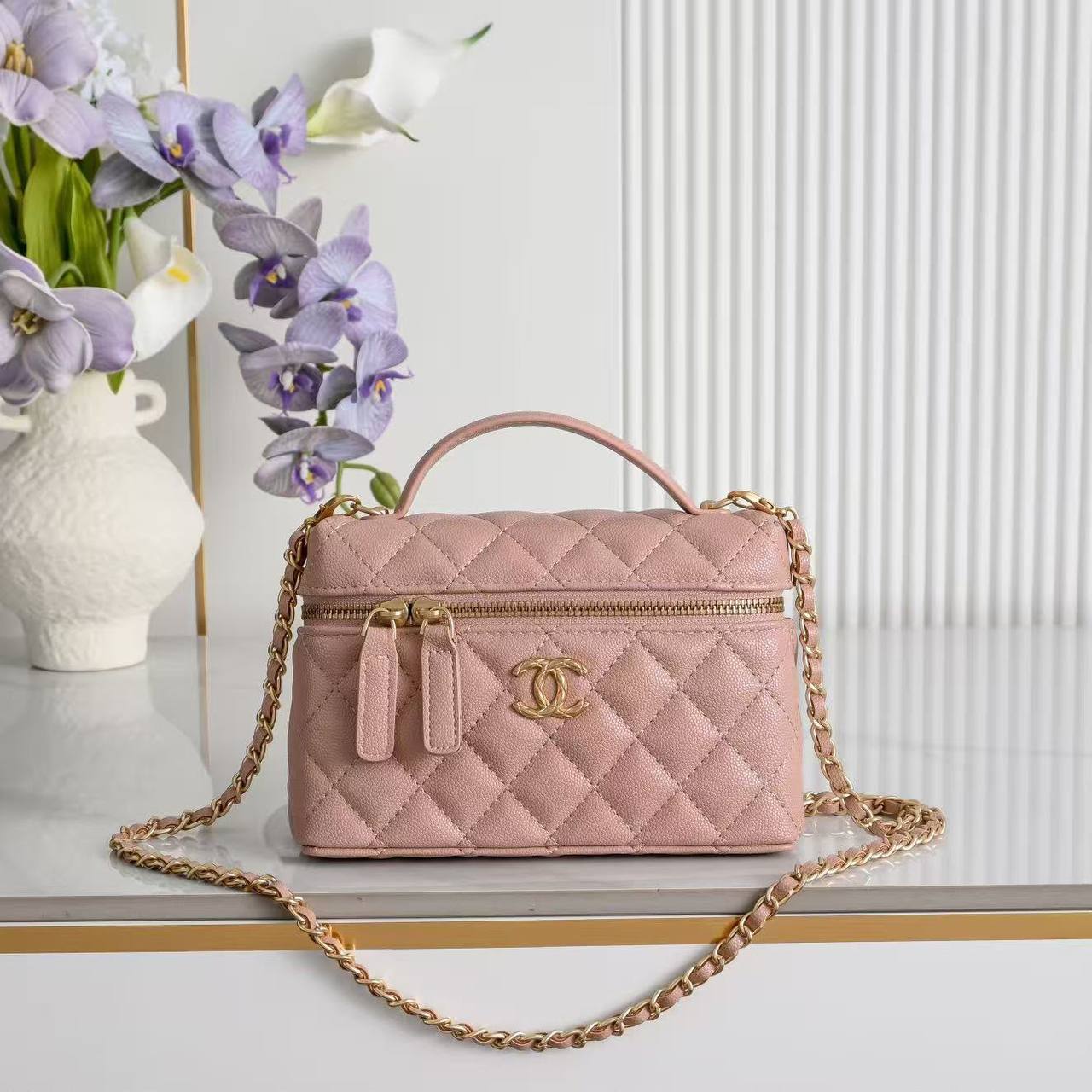 Chanel
withbox 
100 dhs🇦🇪🇦🇪

Zain143
♥️♥️♥️