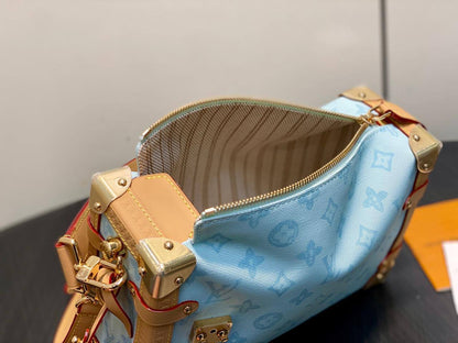 Louis Vuitton  ✨💕✨
  ❤️❤️❤️
SuperMaster Quality 🔥🔥🔥
For Price 👇 WTSP Text Zain 0568585901

Zain121
♥️♥️♥️