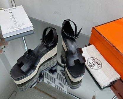 HERMES 
☘️ *SIZE  35  to 40 ☘️                                                                                                       
230 dhs🌺

Zain224
♥️♥️♥️