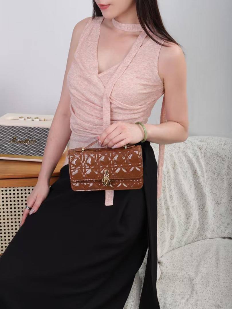 Mixed brands
Coach
Chanel
Lv
Hermes


with box
New high quality

95 dhs🇦🇪🇦🇪

Zain26
♥️🇦🇪🇦🇪