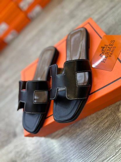 Hermes
High quality 
size 36-42 
95 dhs🪙🌨️

Zain132
♥️♥️♥️
