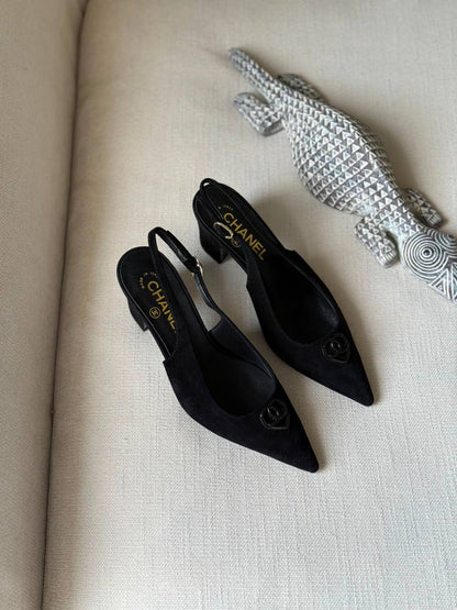 Chanel
AA Quality
Size 36 to 41
450 dhs🇦🇪🇦🇪

Zain288
♥️♥️♥️