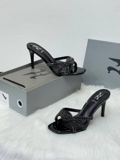 Gina - YSL

New arrived 
Size 36 to 41

115 dhs🪙🌨️

Zain21
♥️♥️♥️