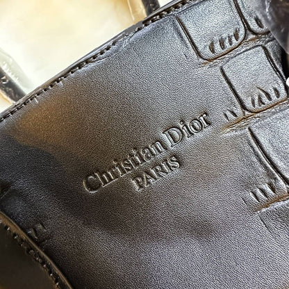 DIOR 
NEW DESIGN 
GOOD QUALITY
 
125 dhs 

Zain39
♥️♥️♥️