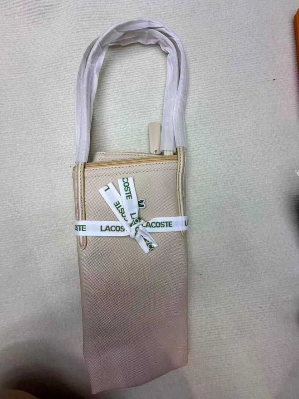 Lacoste
50 dhs🇦🇪🇦🇪

Zain04
♥️♥️♥️