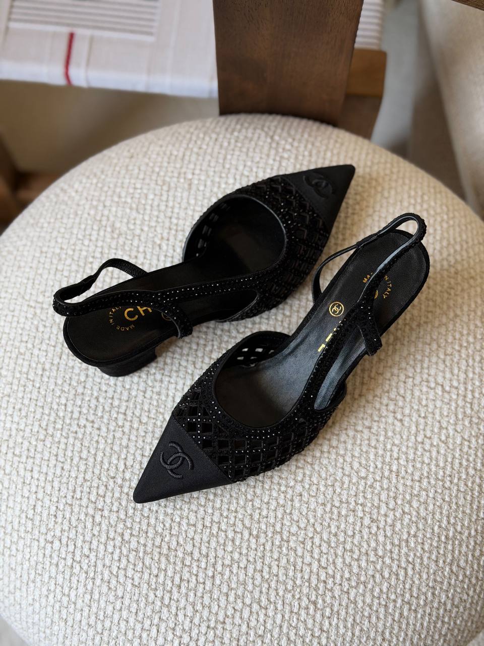 Chanel 

 𝑨𝑨𝑨 𝑸𝒖𝒂𝒍𝒊𝒕𝒚 
S𝒊𝒛𝒆 𝟑5 𝒕𝒐 𝟒2 
480 dhs🇦🇪🇦🇪

Zain81
♥️♥️♥️
