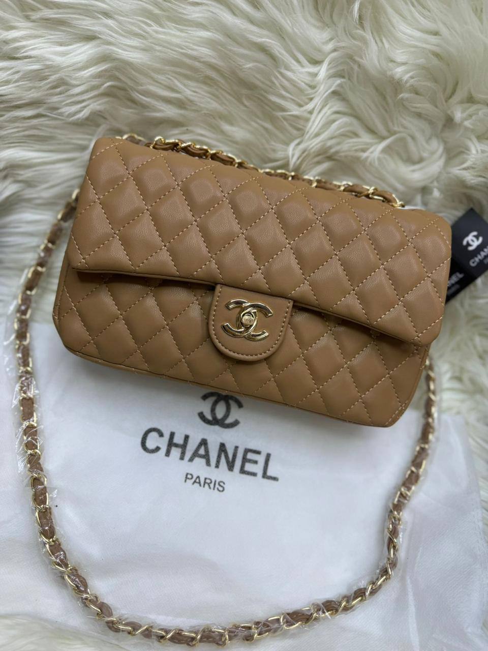 💎 Chanel CF
1⃣️ First quality +🎁
Size : 26 * 17 cm
95 dhs✅
with box 🎁

Zain115
♥️♥️♥️