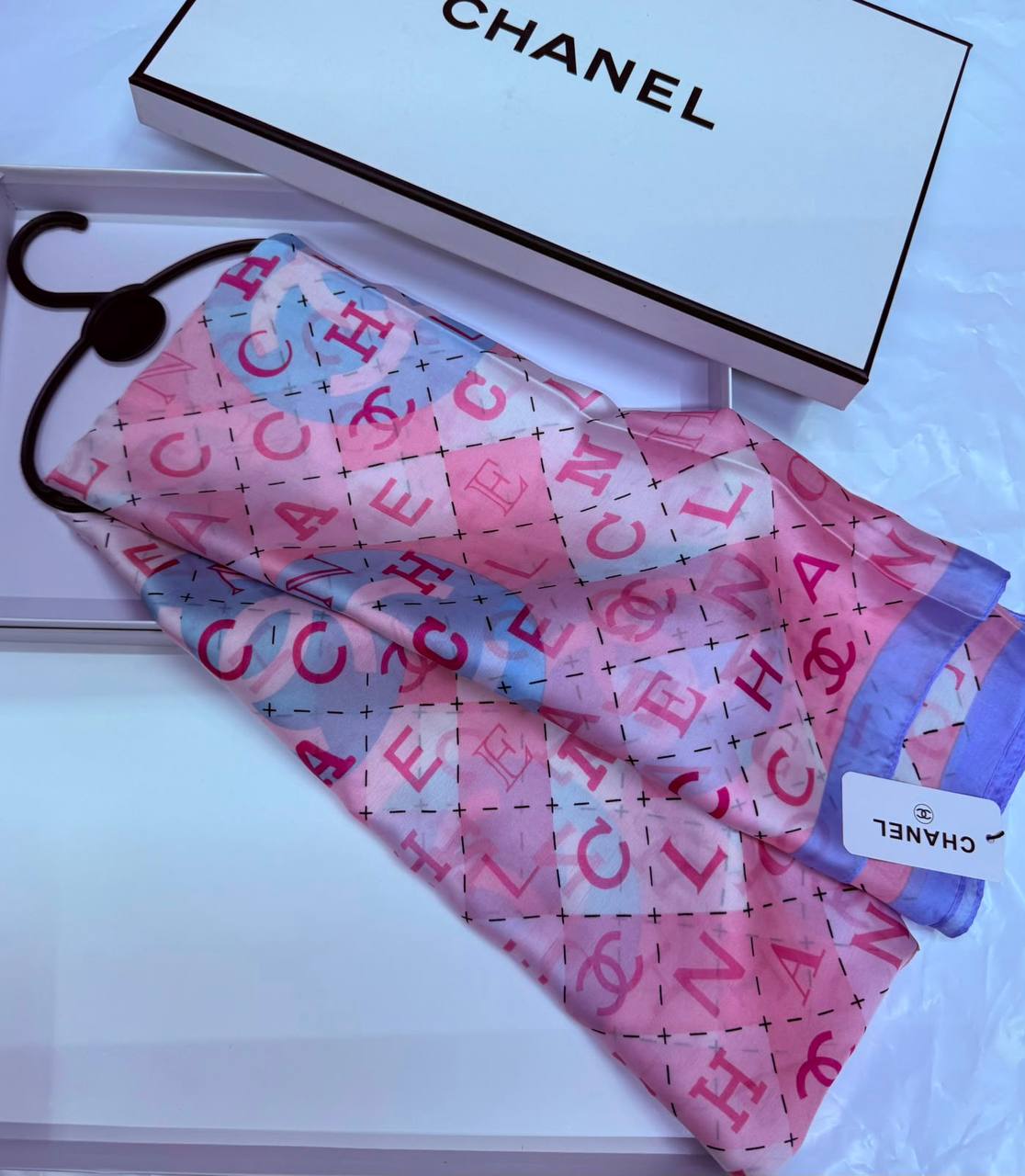 Silk scarf 🧣
40 dhs💓

Zain93
♥️♥️♥️