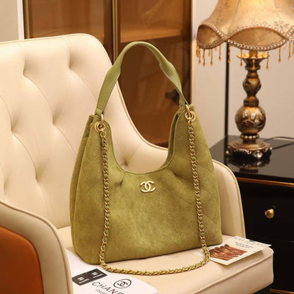 Chanel
100 dhs✅

Zain175
♥️♥️♥️