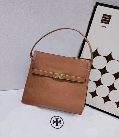 TORY BURCH 
GOOD QUALITY 
110 DHS✅

Zain295
♥️♥️♥️
