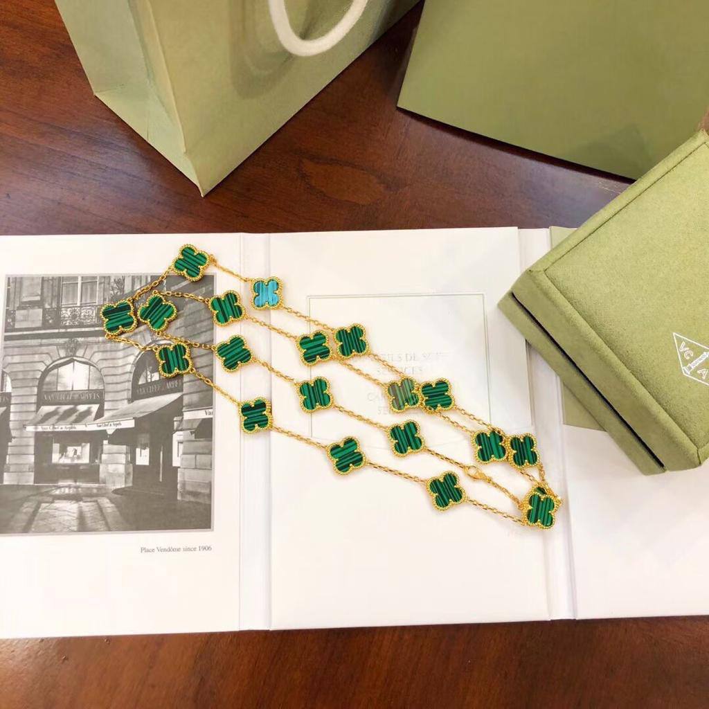 LONG NECKLACE
 20 FLOWER
VANCLEAF 

170 dhs🪙🌨️ Normal Box

WITH MASTER BOX 
🎁🎁🎁
260 dhs🪙🌨️

Zain89
♥️♥️♥️