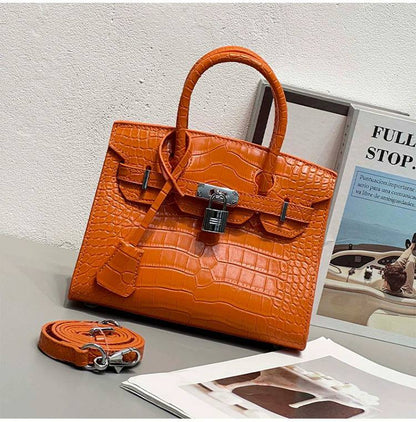 HERMES
Best quality 

with box
🎁🎁🎁

110 dhs✅
size 20Cm

Zain290
♥️♥️♥️