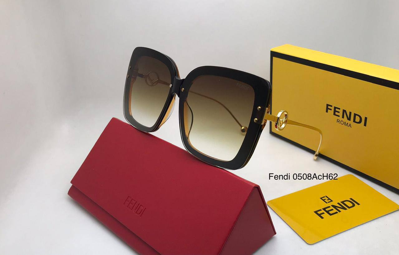 Fendi
master quality 
180 dhs💓

Zain126