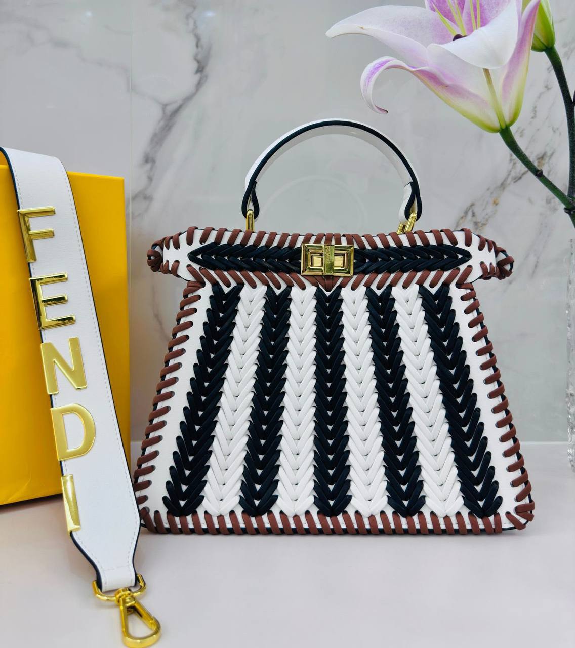 FENDI COPY ONE NEW CAME 
210 dhs🇦🇪🇦🇪

Zain295
♥️♥️♥️