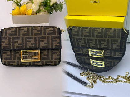 Fendi
95 dhs💓
size：20cm
Good-quality with box

Zain35
♥️♥️♥️