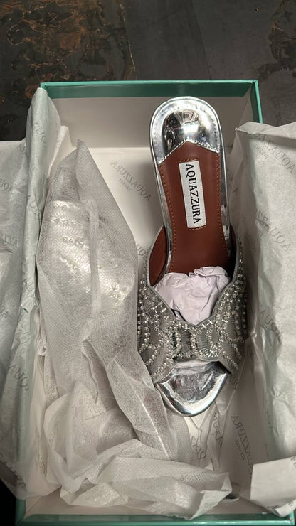 Aquazzura
120 dhs💓

Zain146
♥️♥️♥️