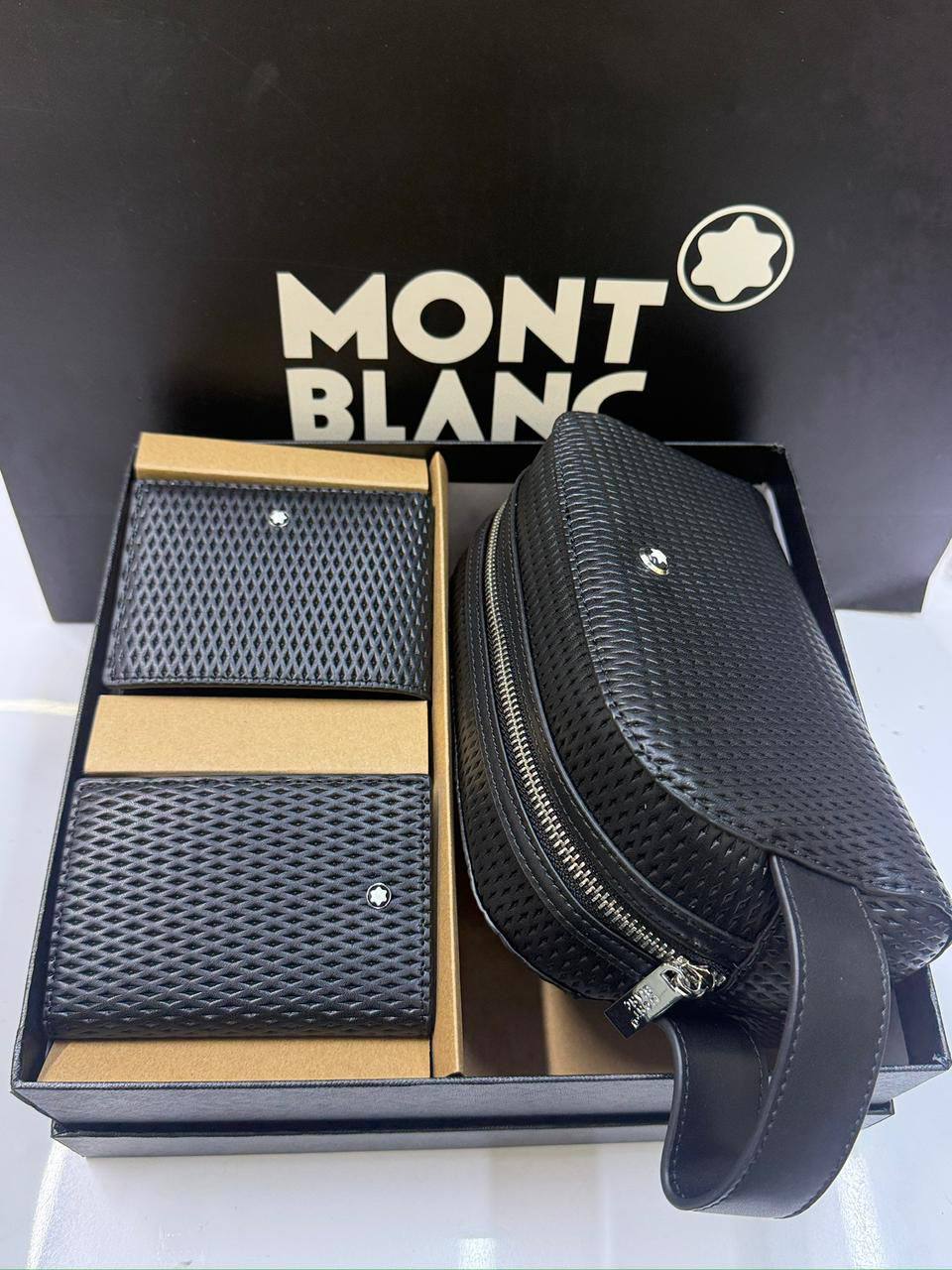 Set 

95 DHS🪙🌨️

WITHBOX AND PAPER BAG 💼
🎁🎁🎁

Zain40
♥️♥️♥️