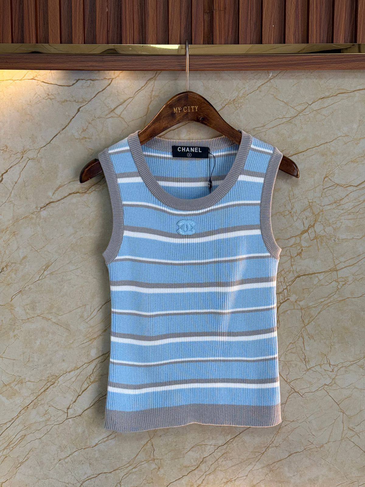 CHANEL
Women’s Top
Master Quality 
SML
230 dhs💓

Zain276
♥️♥️♥️