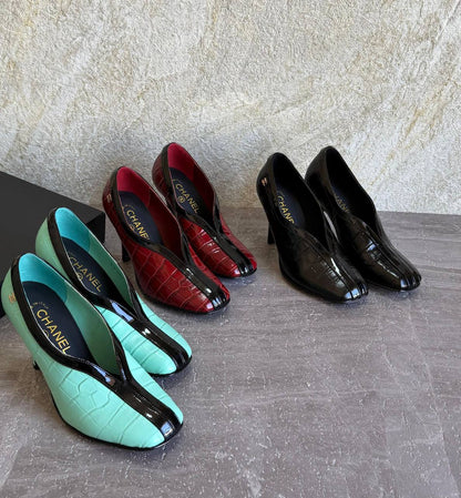 CHANEL 💫😍
SuperMaster Quality 💯
550 dhs✅
Size: 36-41 💥

Zain171
♥️♥️♥️