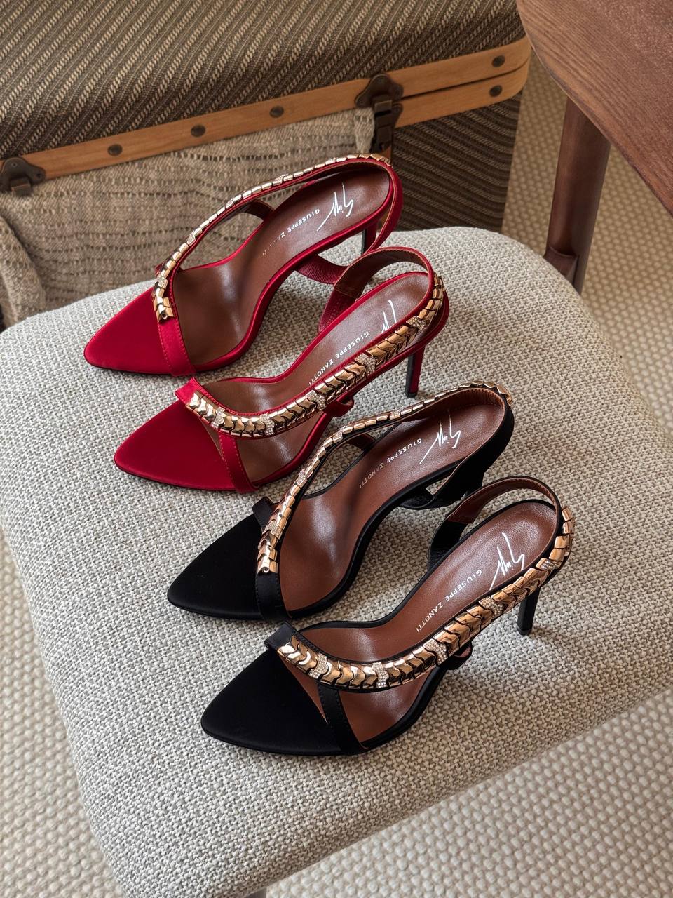 GIUSEPPE ZANOTTI 🖤
Size: 36 to 41
Super master quality 
450 dhs✅

Zain198
♥️♥️♥️