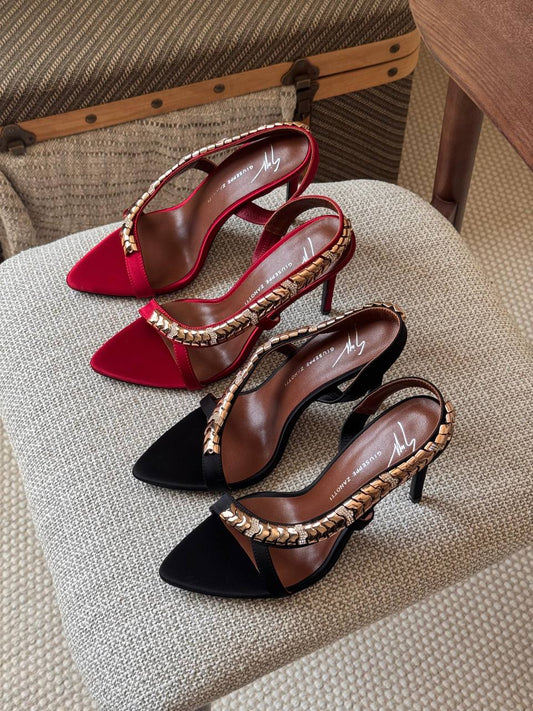 GIUSEPPE ZANOTTI 🖤
Size: 36 to 41
Super master quality 
450 dhs✅

Zain198
♥️♥️♥️